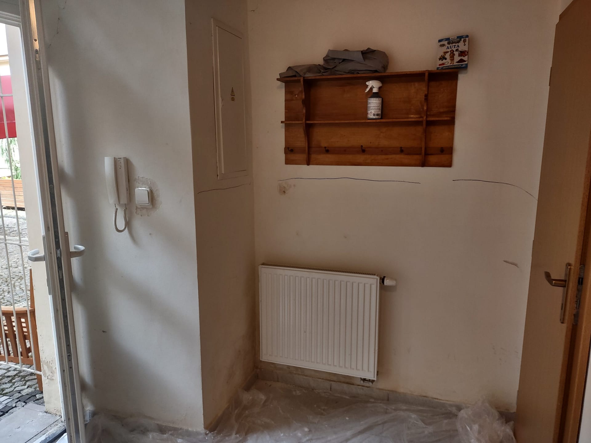 Stavební firmy někdy neví, kam je třeba omítku okopat